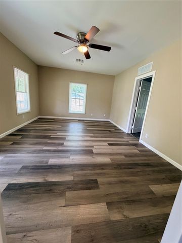 516 Hurst Street, Angleton, TX 77515