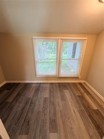 516 Hurst Street, Angleton, TX 77515