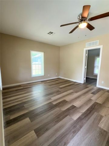 516 Hurst Street, Angleton, TX 77515