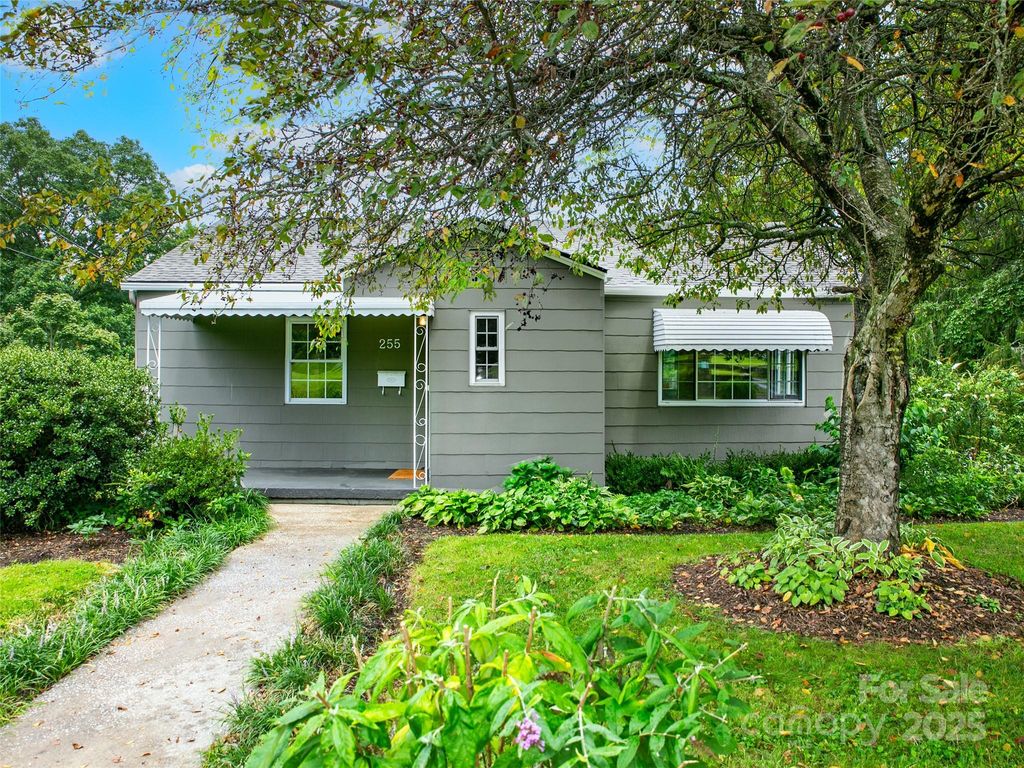 255 North Country Club Road, Brevard, NC 28712