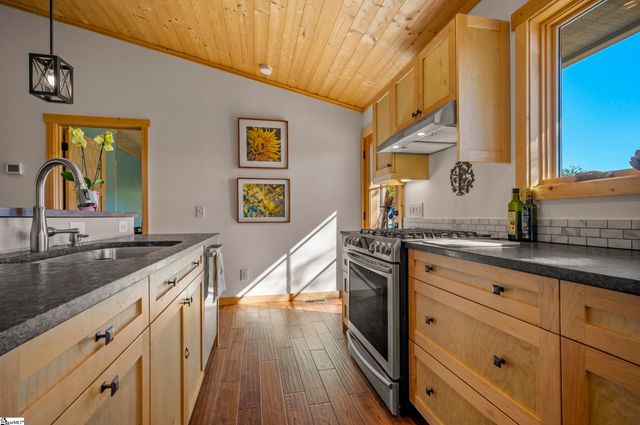 891 Meadow Crest Road, Tryon, NC 28782