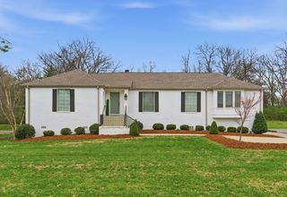 2826 Sugar Tree Rd, Nashville, TN 37215