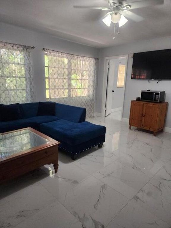 3xxx SW 16th Street, Fort Lauderdale, FL 33312
