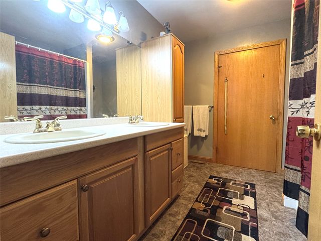 5739 QUIRK Drive, Erie, PA 16509