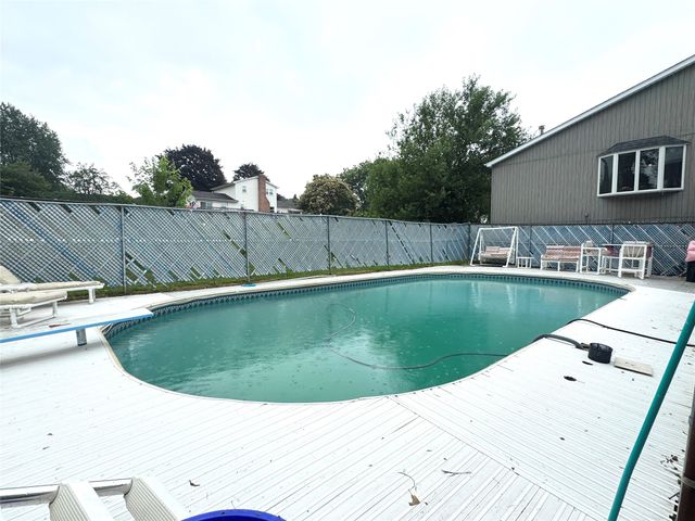 5739 QUIRK Drive, Erie, PA 16509