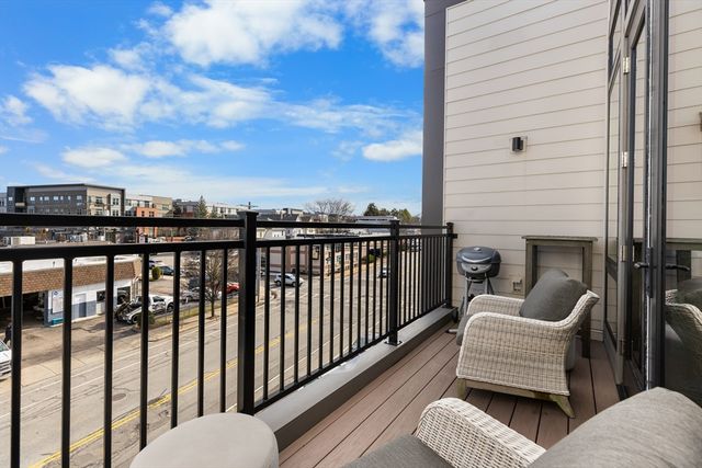 101 N Beacon St 303, Watertown, MA 02472