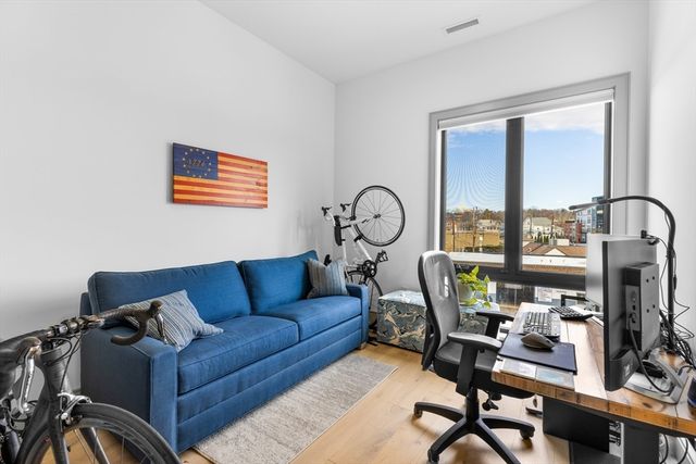 101 N Beacon St 303, Watertown, MA 02472