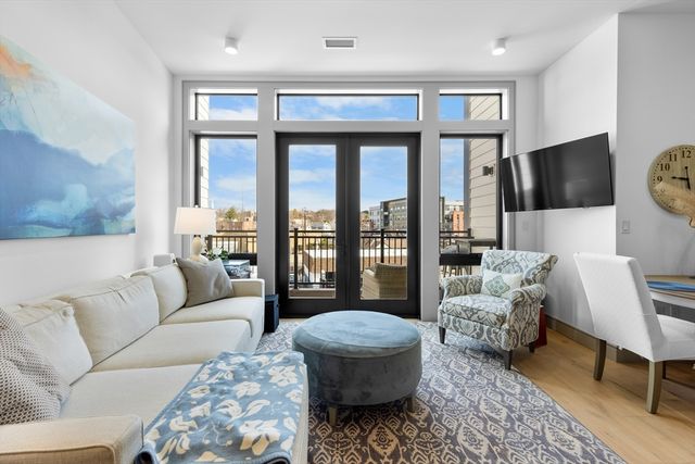 101 N Beacon St 303, Watertown, MA 02472