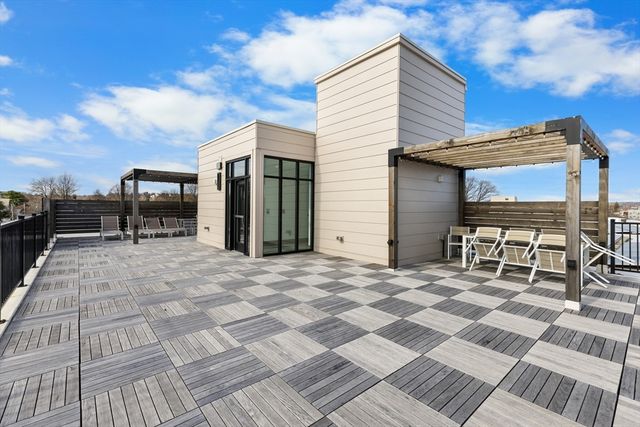 101 N Beacon St 303, Watertown, MA 02472