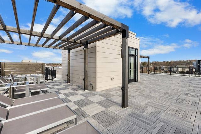 101 N Beacon St 303, Watertown, MA 02472