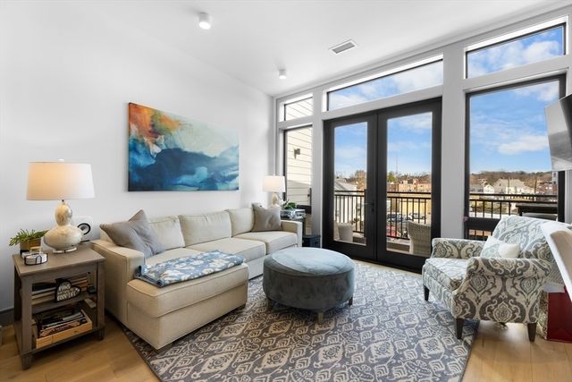 101 N Beacon St 303, Watertown, MA 02472