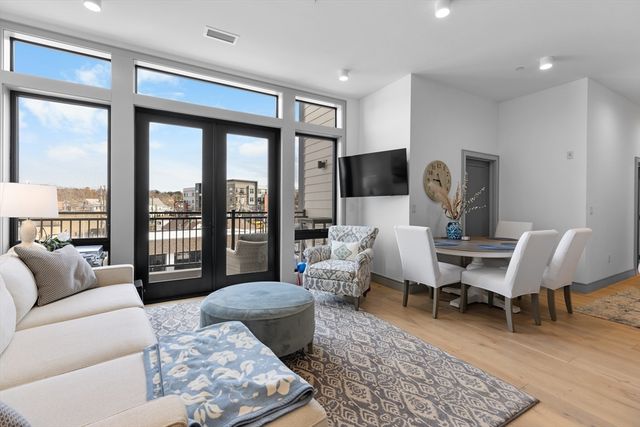 101 N Beacon St 303, Watertown, MA 02472