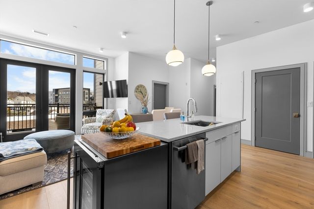 101 N Beacon St 303, Watertown, MA 02472