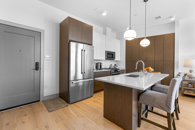 101 N Beacon St 303, Watertown, MA 02472