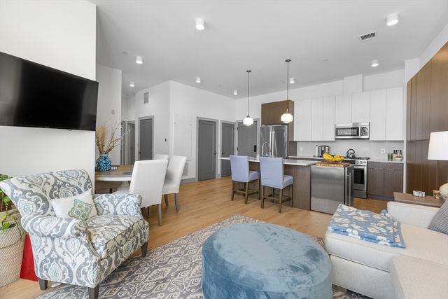 101 N Beacon St 303, Watertown, MA 02472