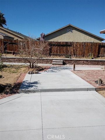 13348 Merry Oaks Street, Victorville, CA 92392