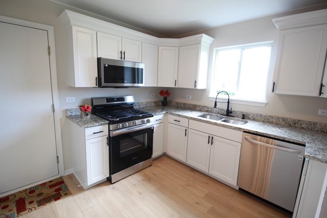 1851 Towhee Court, Joliet, IL 60435