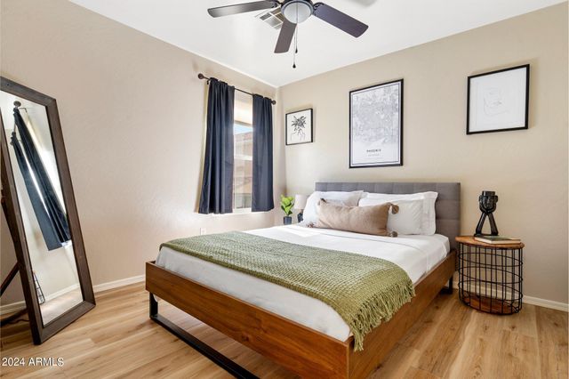 304 W MOUNTAIN SAGE Drive, Phoenix, AZ 85045