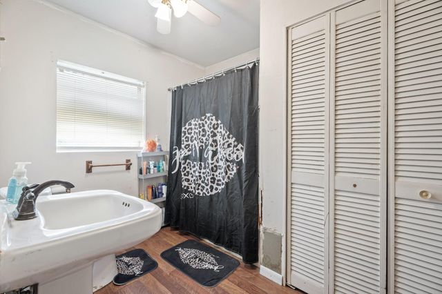 4612 17th Street, Bacliff, TX 77518