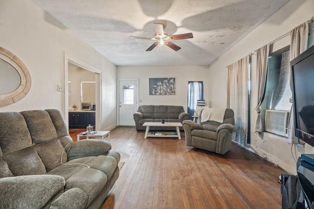 4612 17th Street, Bacliff, TX 77518