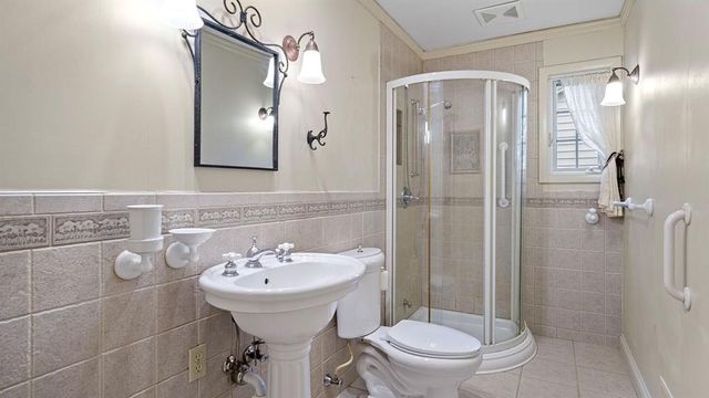 422 W Central, Chippewa Falls, WI 54729