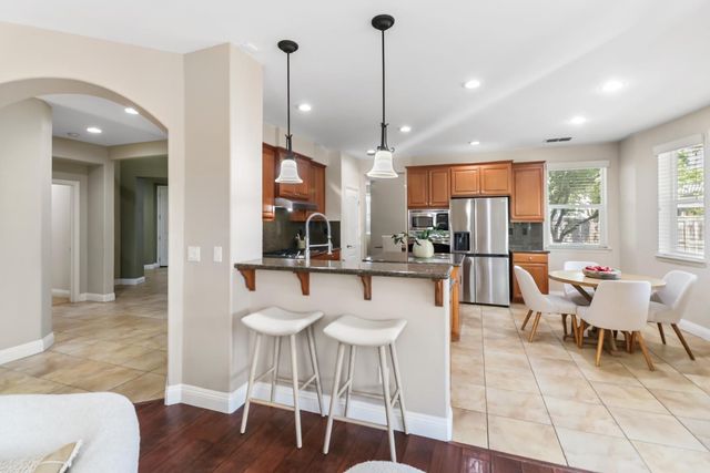 2564 Summerland Way, Roseville, CA 95747