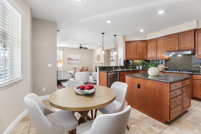 2564 Summerland Way, Roseville, CA 95747