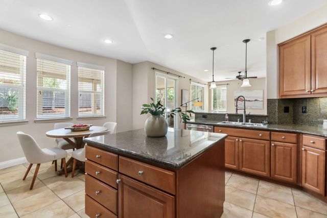 2564 Summerland Way, Roseville, CA 95747