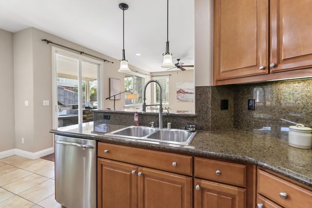 2564 Summerland Way, Roseville, CA 95747