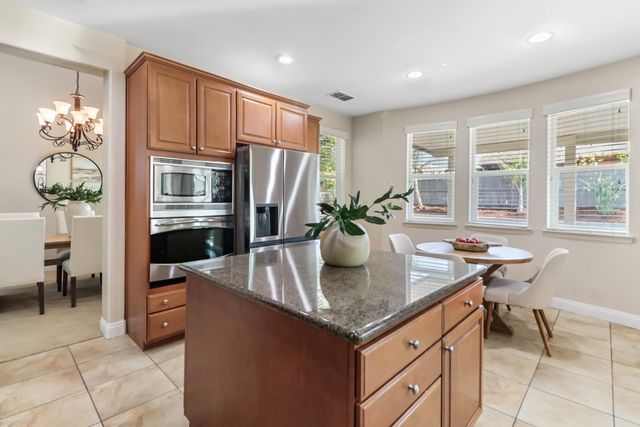 2564 Summerland Way, Roseville, CA 95747