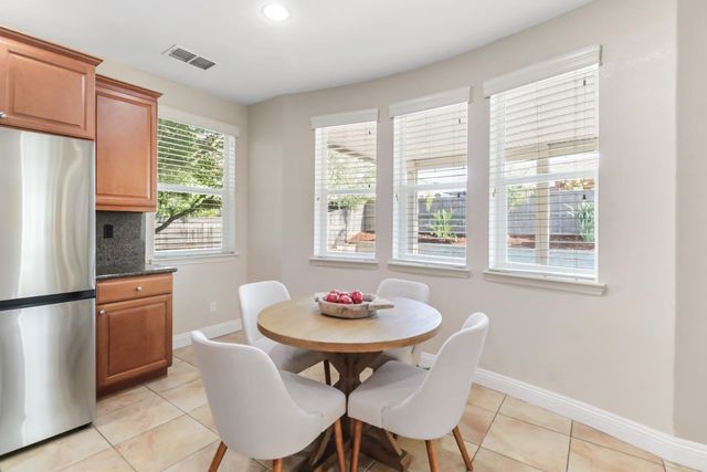 2564 Summerland Way, Roseville, CA 95747