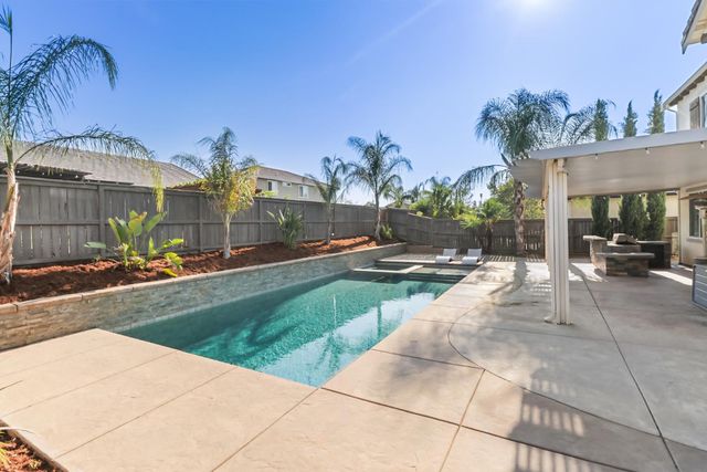 2564 Summerland Way, Roseville, CA 95747