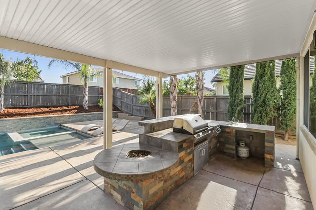 2564 Summerland Way, Roseville, CA 95747