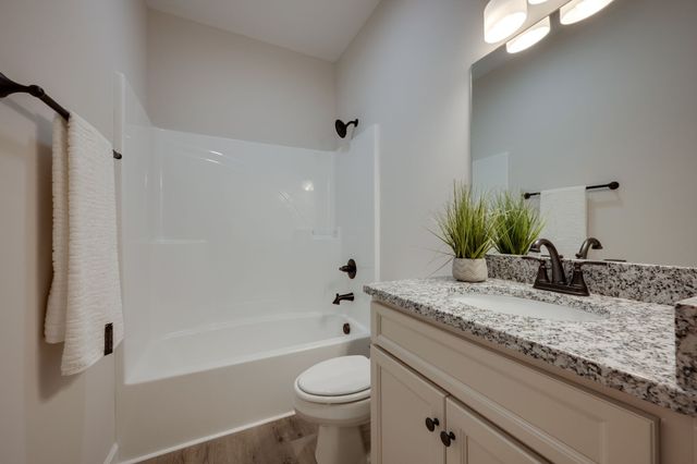 1424 East Piney Road, Dickson, TN 37055