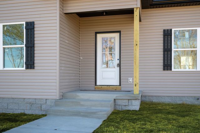 1424 East Piney Road, Dickson, TN 37055