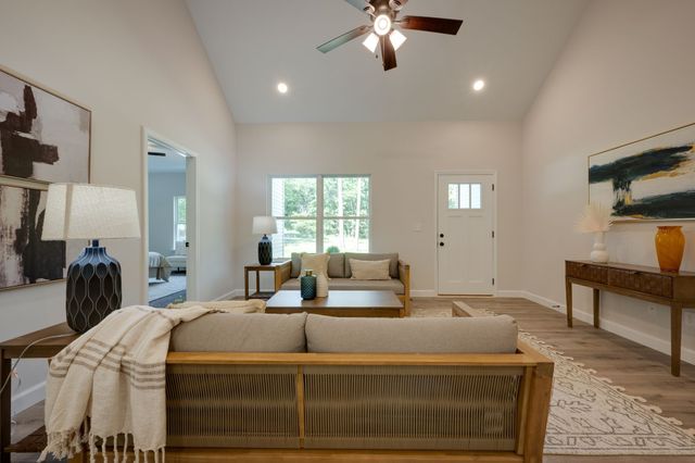 1424 East Piney Road, Dickson, TN 37055