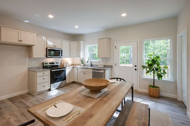 1424 East Piney Road, Dickson, TN 37055