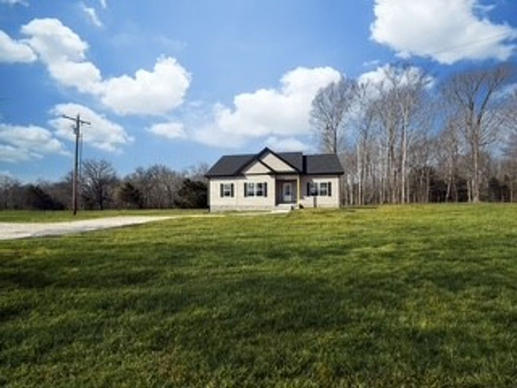 1424 East Piney Road, Dickson, TN 37055