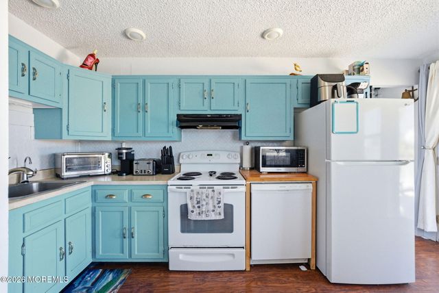 21 S Boston Drive, Little Egg Harbor, NJ 08087