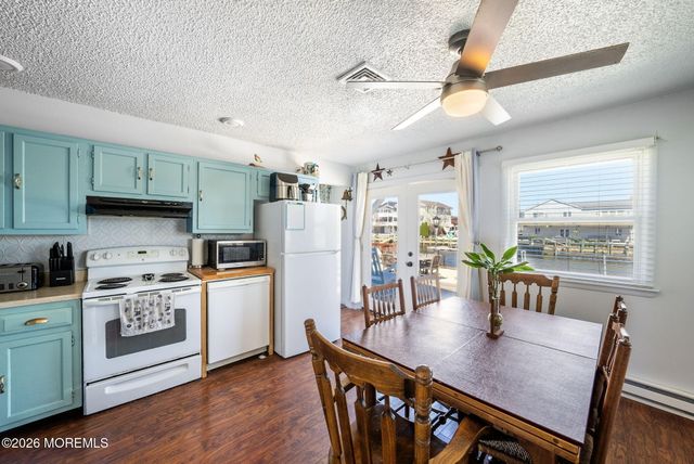 21 S Boston Drive, Little Egg Harbor, NJ 08087