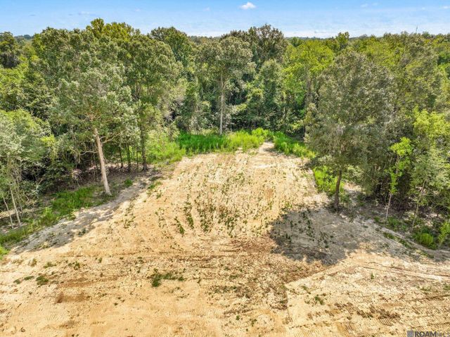 8124 Washington Ln, Central, LA 70739