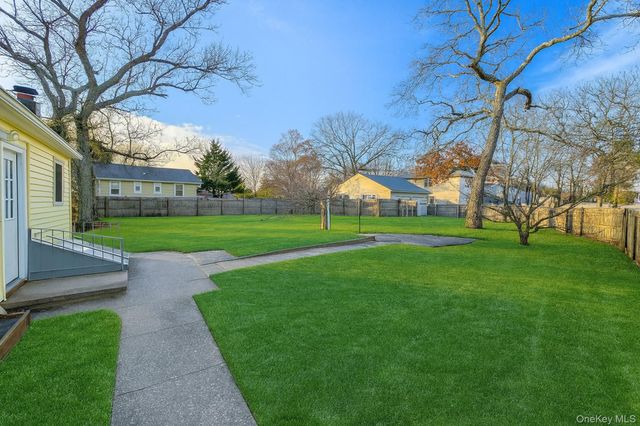 15 Short Street, Flanders, NY 11901