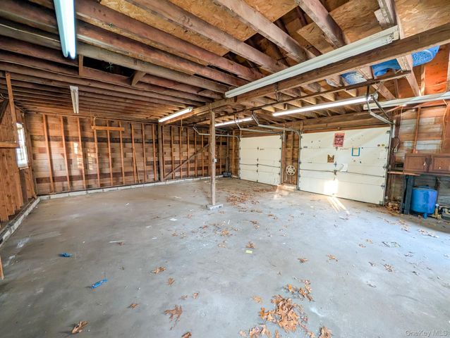 15 Short Street, Flanders, NY 11901