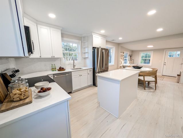 15 Short Street, Flanders, NY 11901