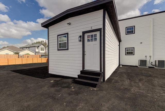 6608 Avenue O 5, Houston, TX 77011