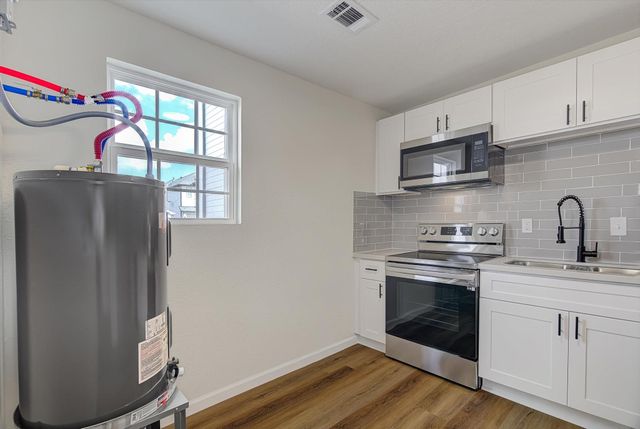 6608 Avenue O 5, Houston, TX 77011