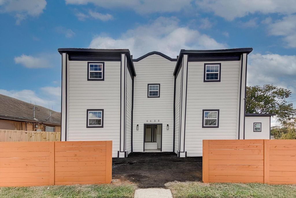 6608 Avenue O 5, Houston, TX 77011