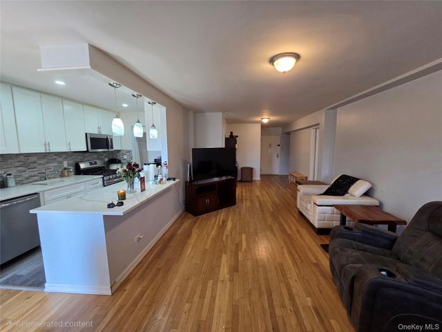 86-10 151 Street 5G, Howard Beach, NY 11414