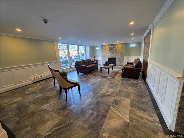 86-10 151 Street 5G, Howard Beach, NY 11414