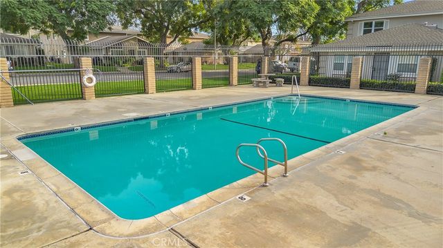 3003 Knollwood Avenue 2, La Verne, CA 91750